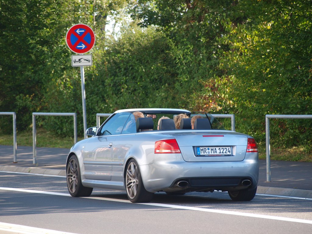 434190AUDIRS4624.jpg