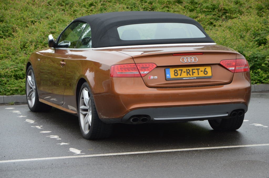 435703780S5.jpg