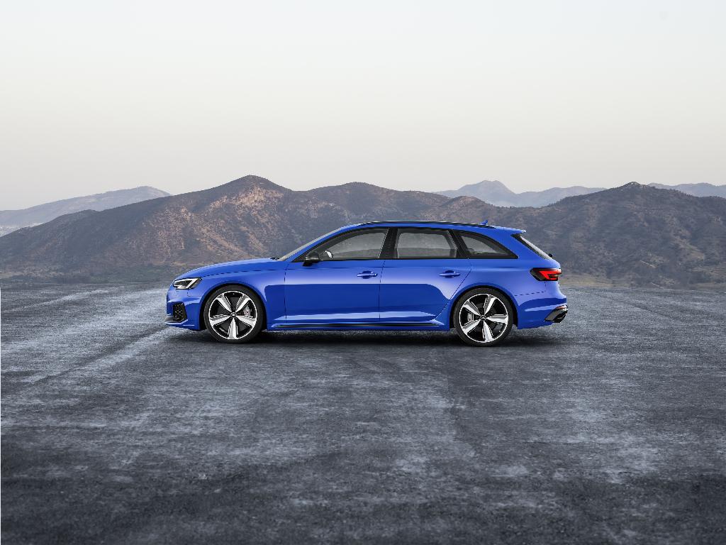 436142AUDIRS4B90035.jpg