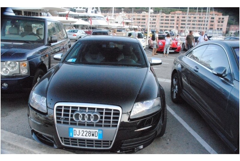 438245102S6ESQUIROU.jpg