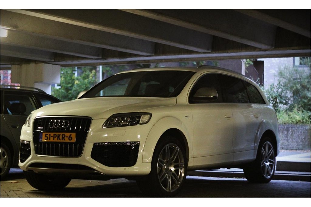 439859504Q7V12.jpg
