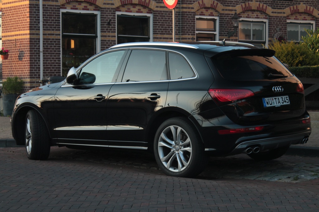 443291AUDISQ51227.jpg