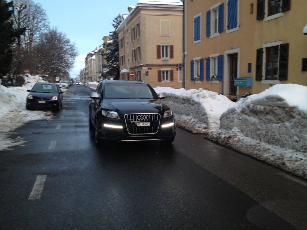 443636683Q7V12.jpg