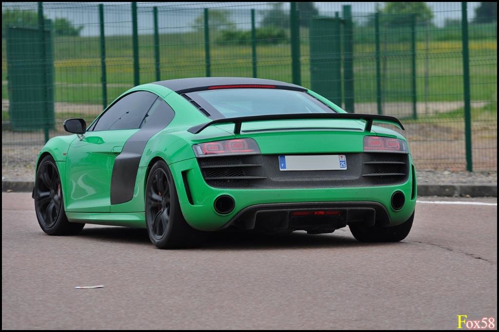 444306R8GT1056.jpg