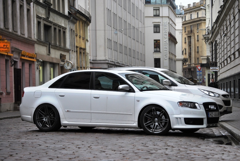 444812AUDIRS4798.jpg