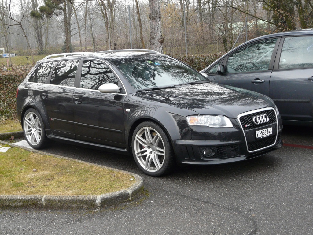 445949AUDIRS4706.jpg