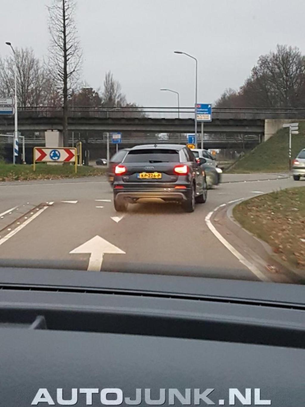 447065AUDIQ20638.jpg
