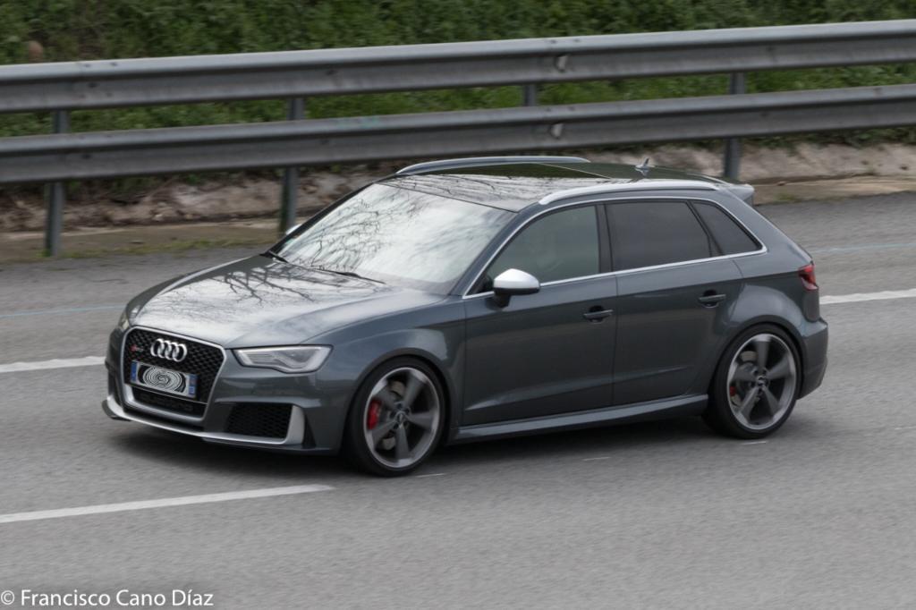 448327RS38V2174.jpg