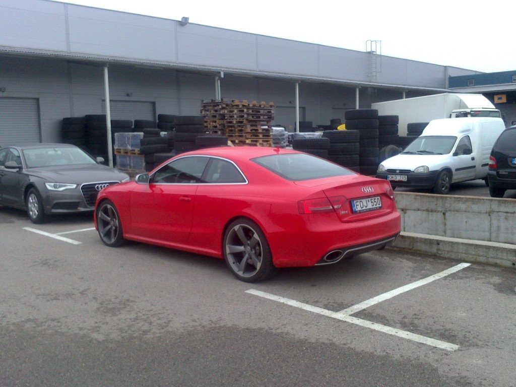 449312AUDIRS5819.jpg
