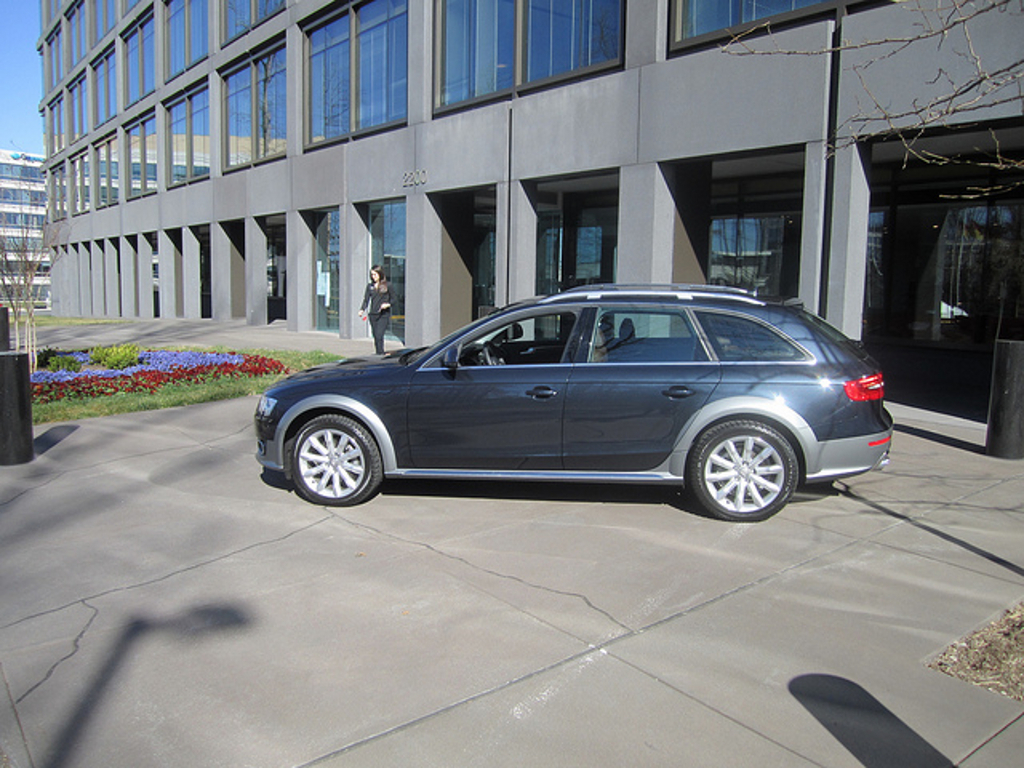 451586283AUDIA4ALLROAD.jpg