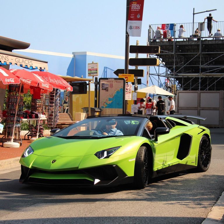 4533904264LAMBORGHINIAVENTADOR.jpg