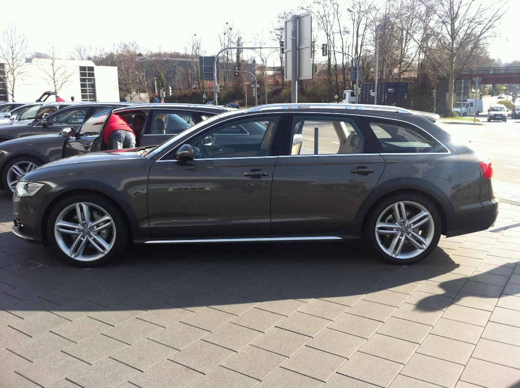 453517185AUDIA6C7ALLROAD.jpg