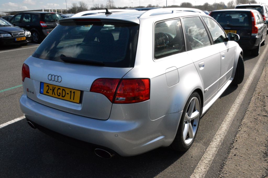 453727AUDIRS4770.jpg