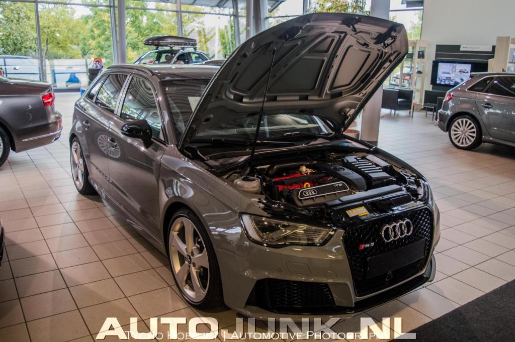 453924RS38V0674.jpg