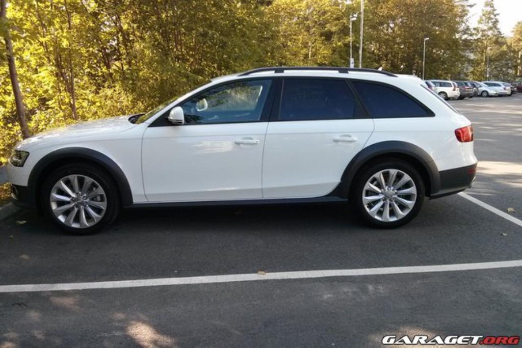 454504943AUDIA4ALLROAD.jpg