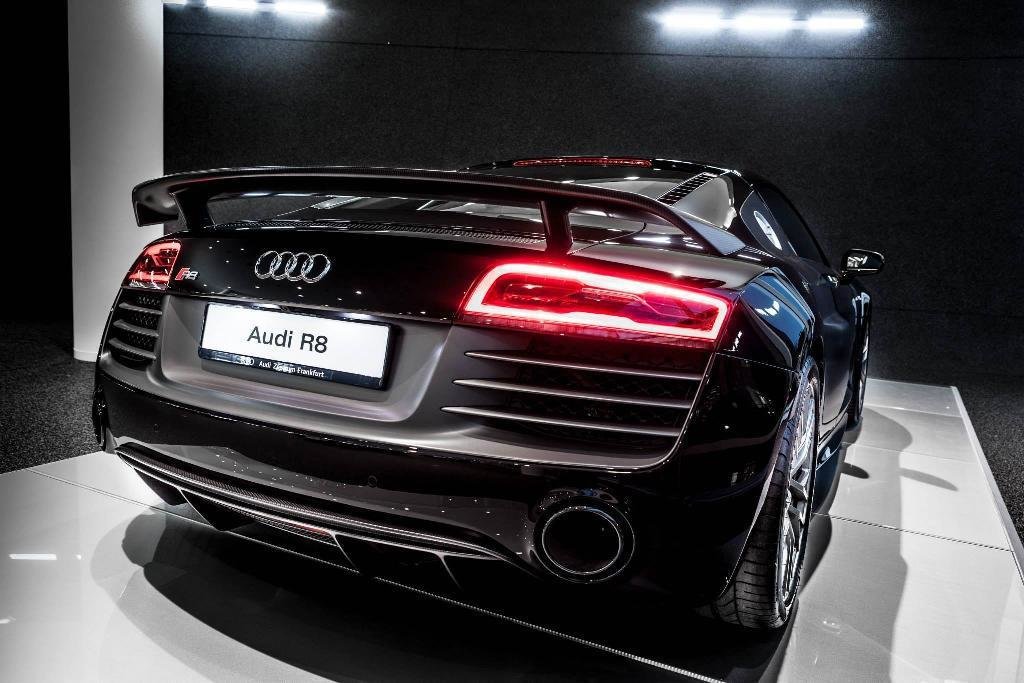 4577021828AUDIR8V10.jpg
