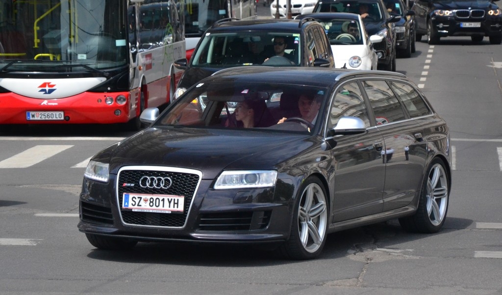 458477RS6765.jpg