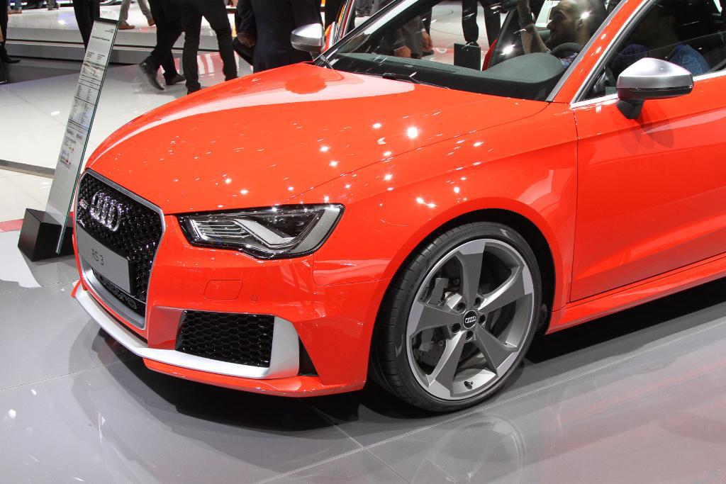 458663RS38V0026.jpg