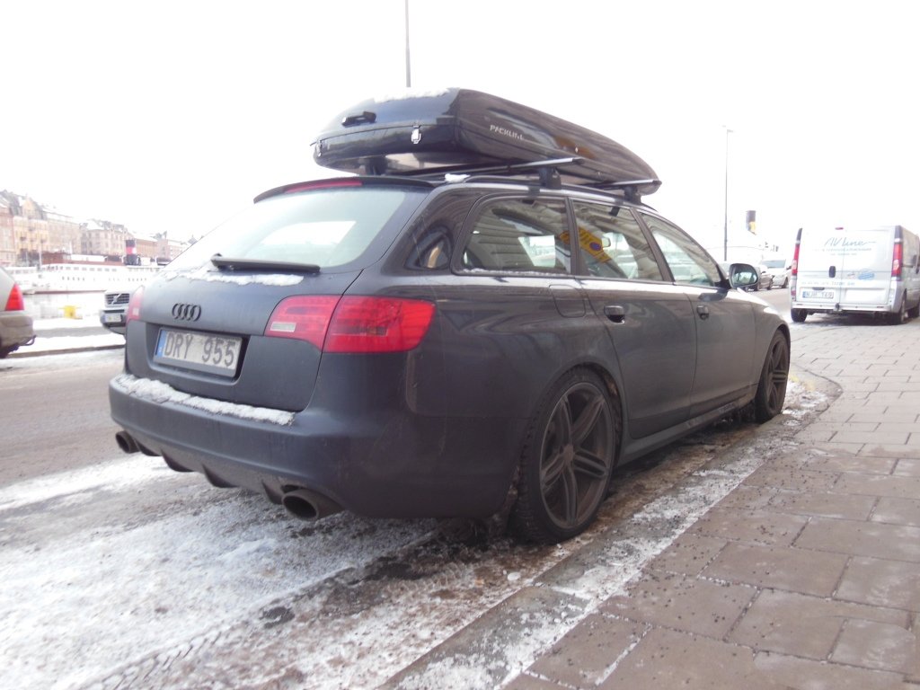 458667RS6965.jpg