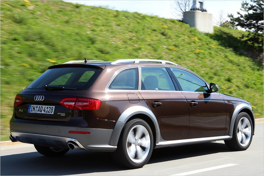 459633445AUDIA4ALLROAD.jpg