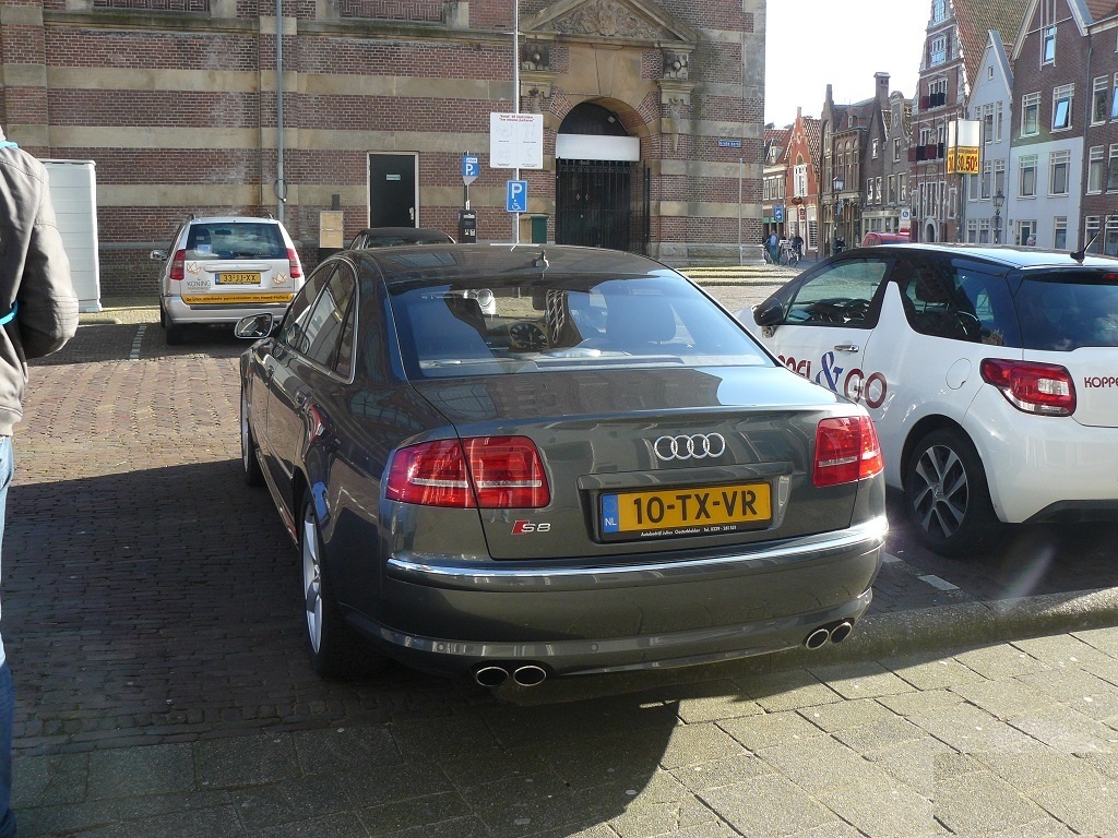 460465audis8d3c1069010120162200452.jpg