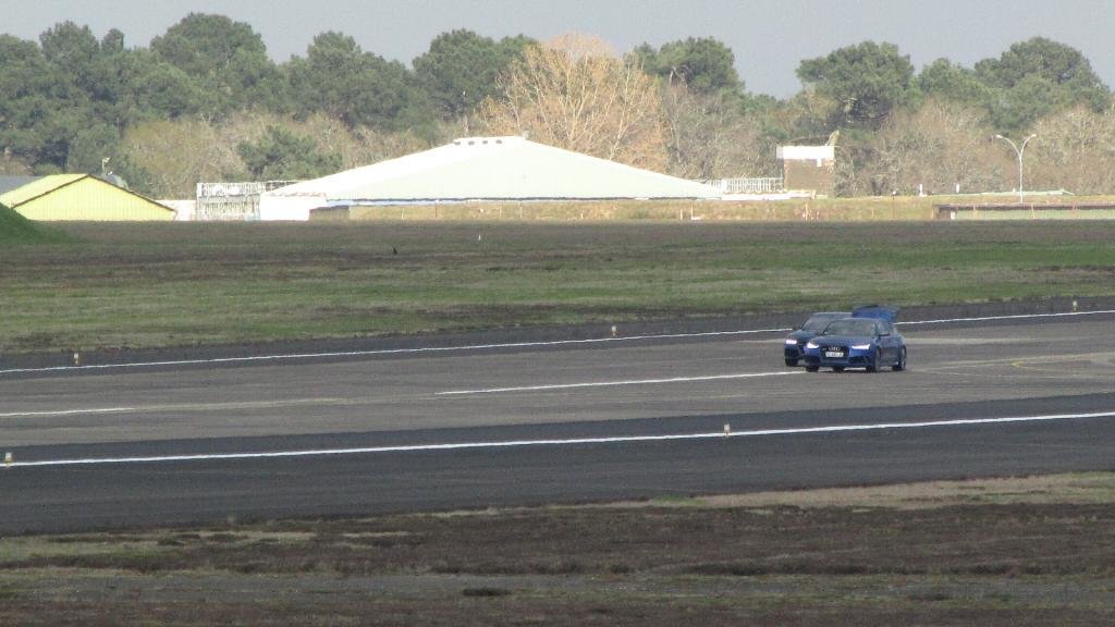 461340AUDIBA118128.jpg
