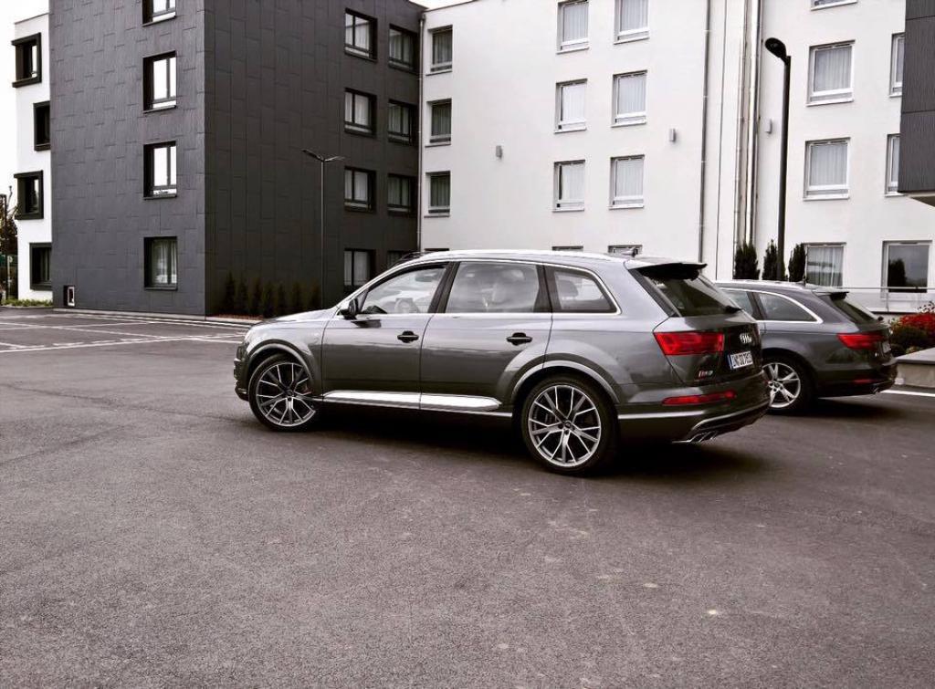 461888AUDISQ70156.jpg