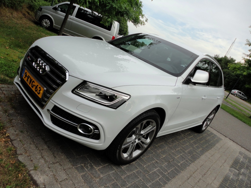 462741AUDISQ5871.jpg
