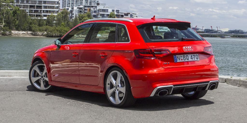 462917RS38V0913.jpg