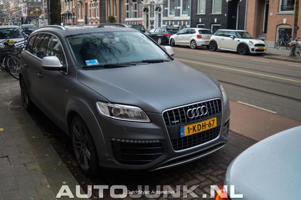 4633082142AUDIQ7V12.jpg