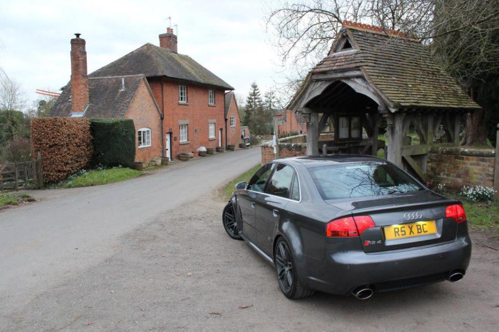 463396AUDIRS4884.jpg