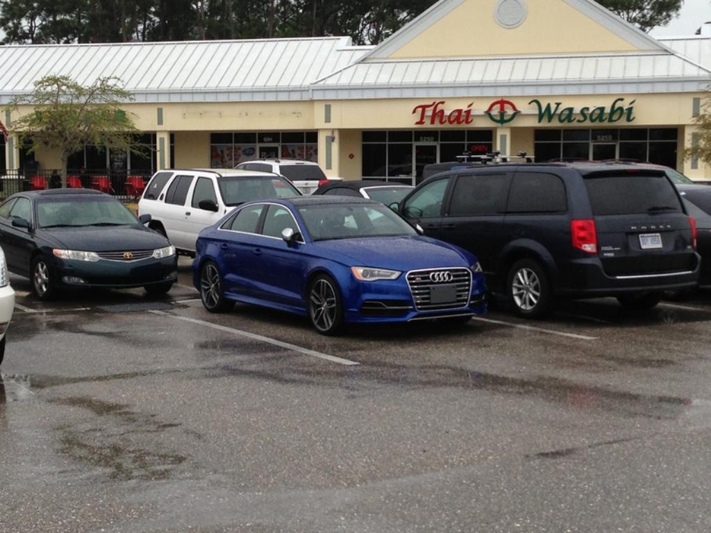 463719S38V389.jpg