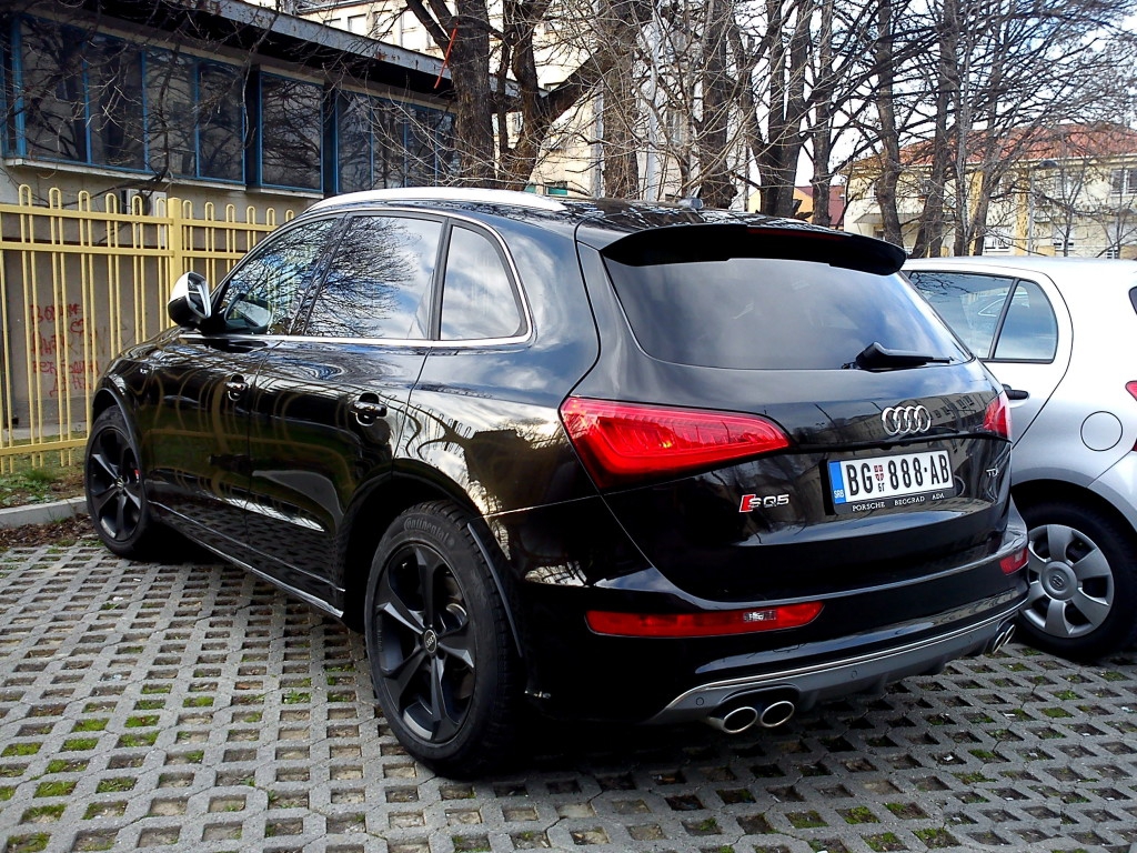 463815AUDISQ5989.jpg