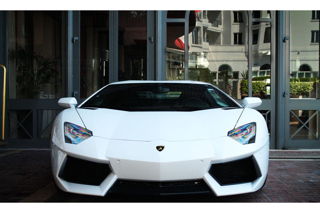 463954583LAMBORGHINIAVENTADORESQUIROU.jpg