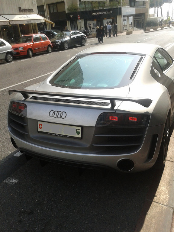 464247R8GT416.jpg