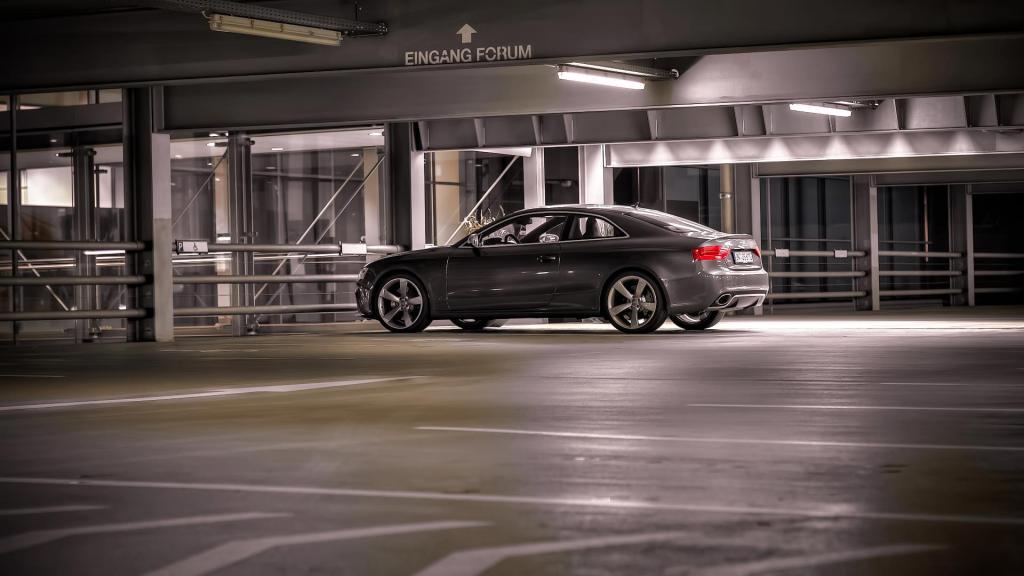 464929AUDIRS5424.jpg