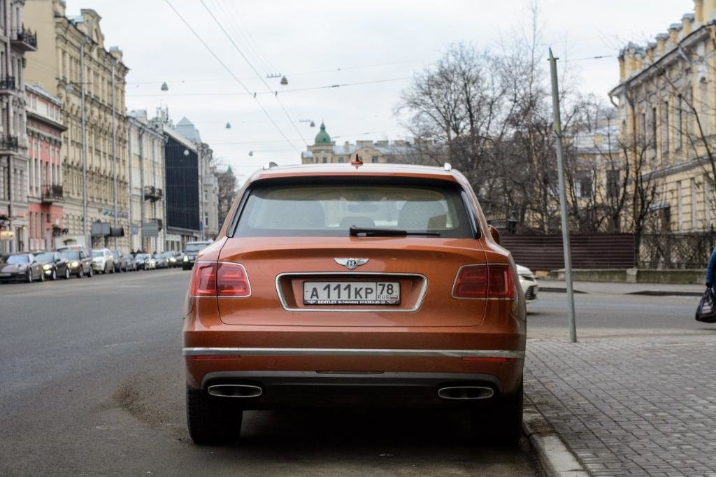 466648BENTAYGA0482.jpg