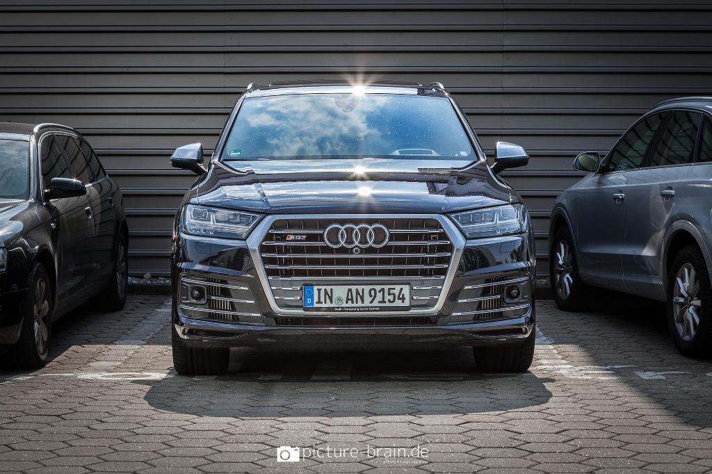 466742AUDISQ70272.jpg