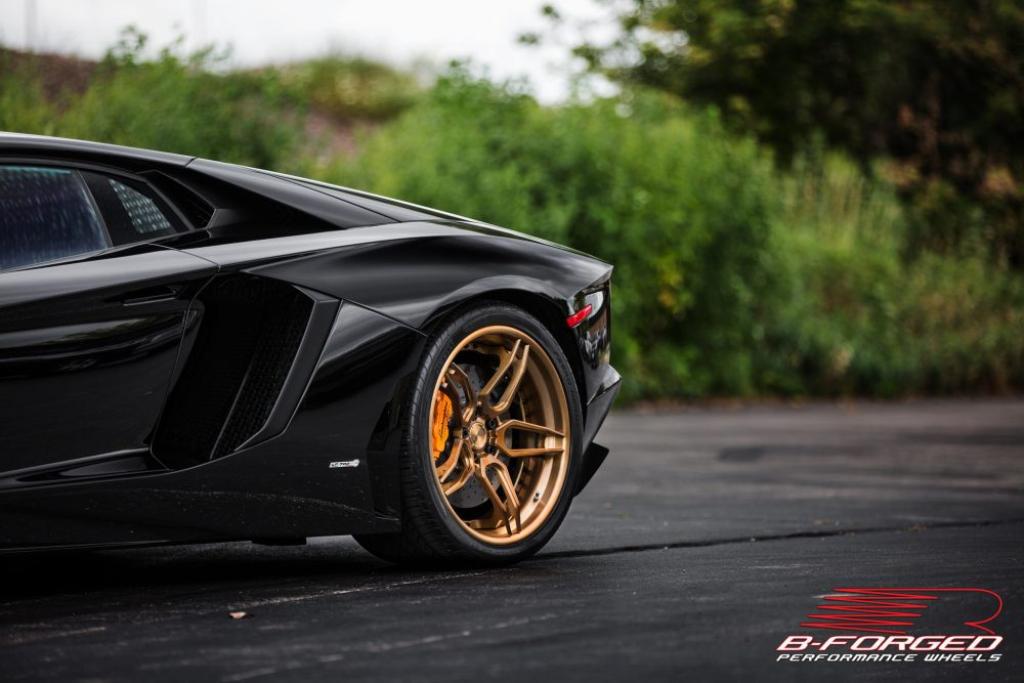 467867AUDIWHEELS1015EAVENTADOR.jpg