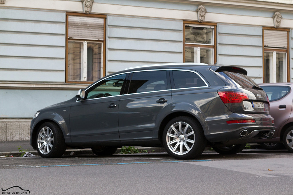 467869500Q7V12.jpg