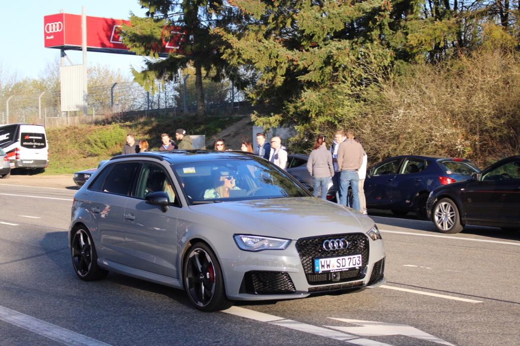 469198RS38V2347.jpg