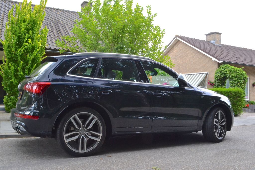 469668AUDISQ51202.jpg