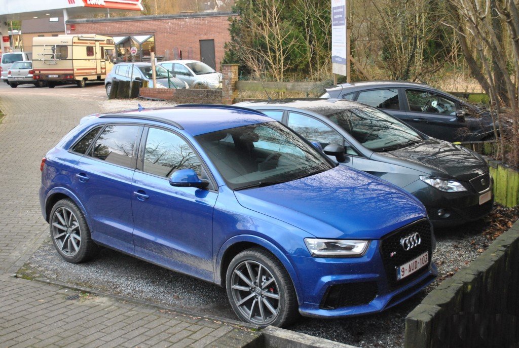 469917RSQ3251.jpg