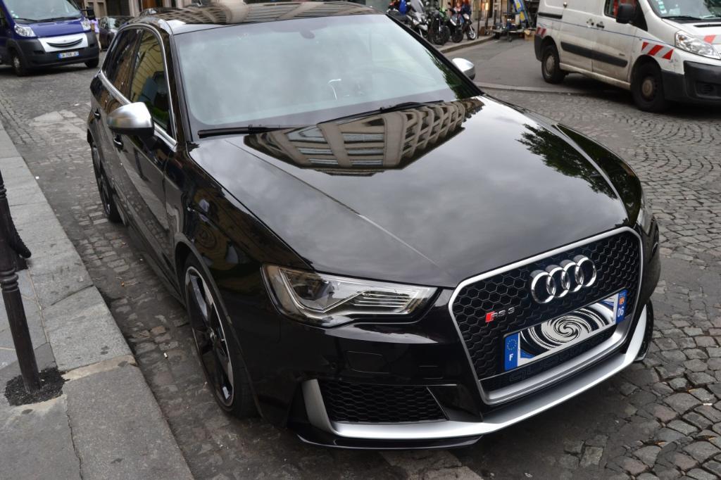 470277RS38V2892.jpg