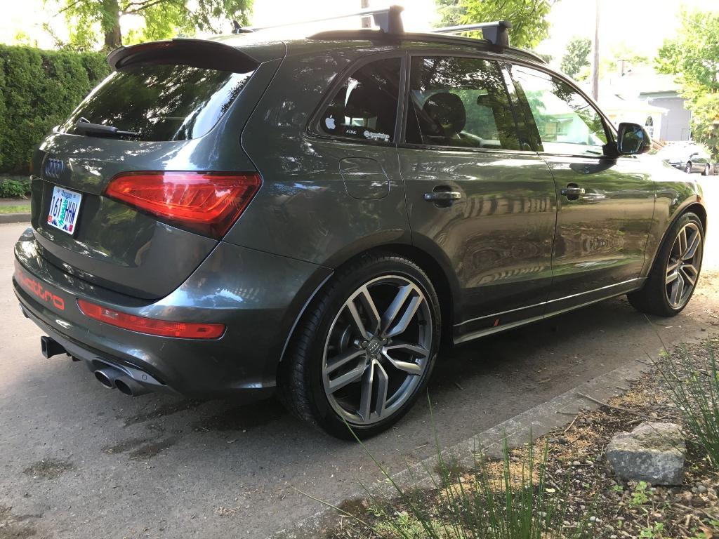 470506AUDISQ52102.jpg