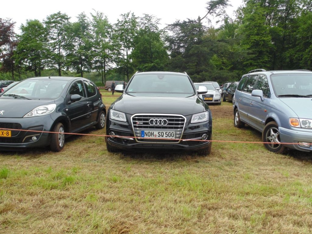 470713AUDISQ5612.jpg