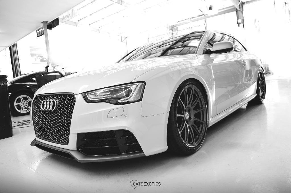 472822AUDIRS5995.jpg
