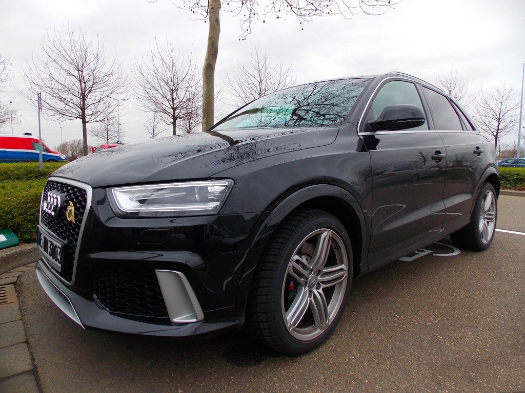 473008RSQ3297.jpg