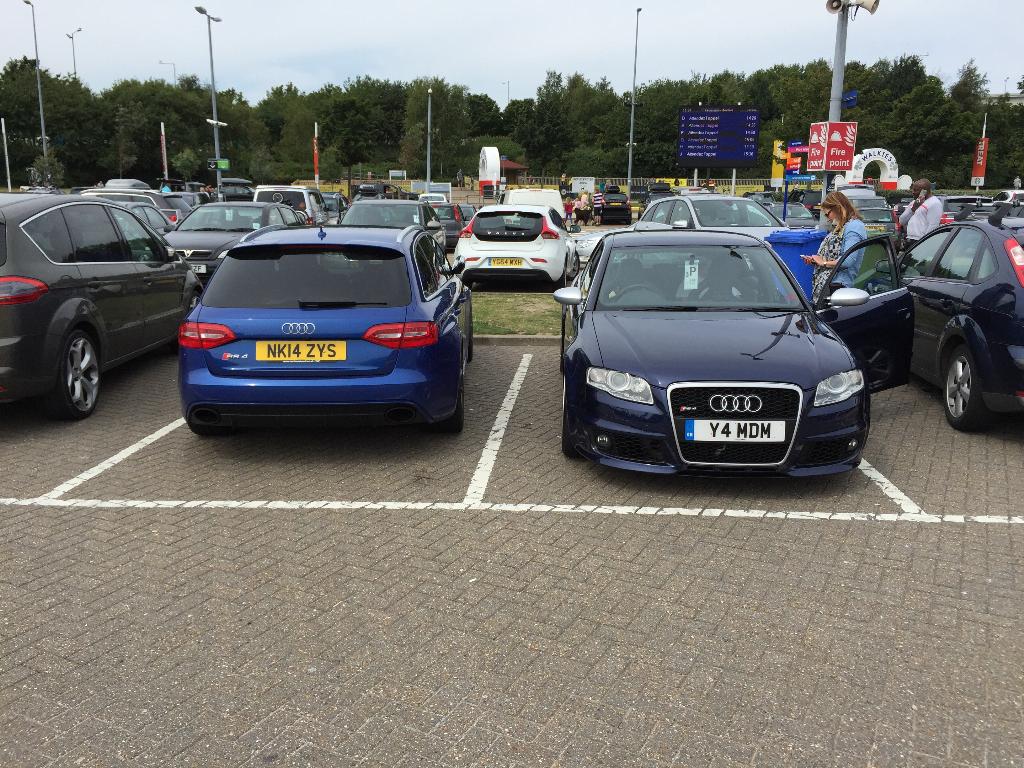 475251AUDIRS42182.jpg