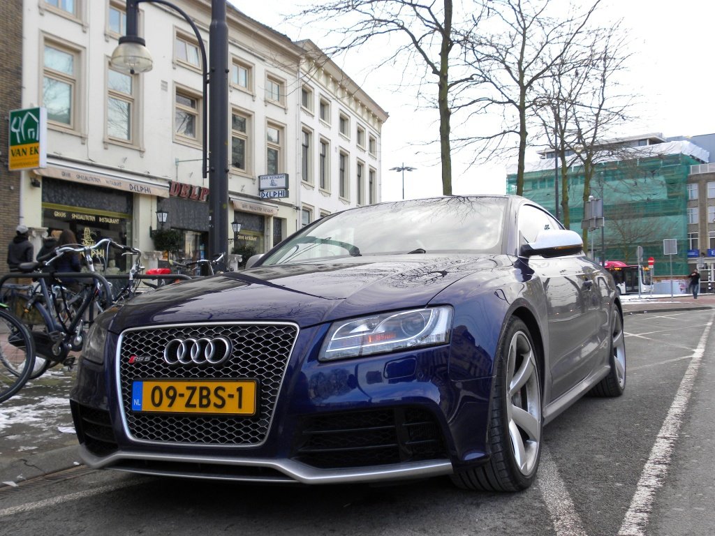 475451AUDIRS5710.jpg
